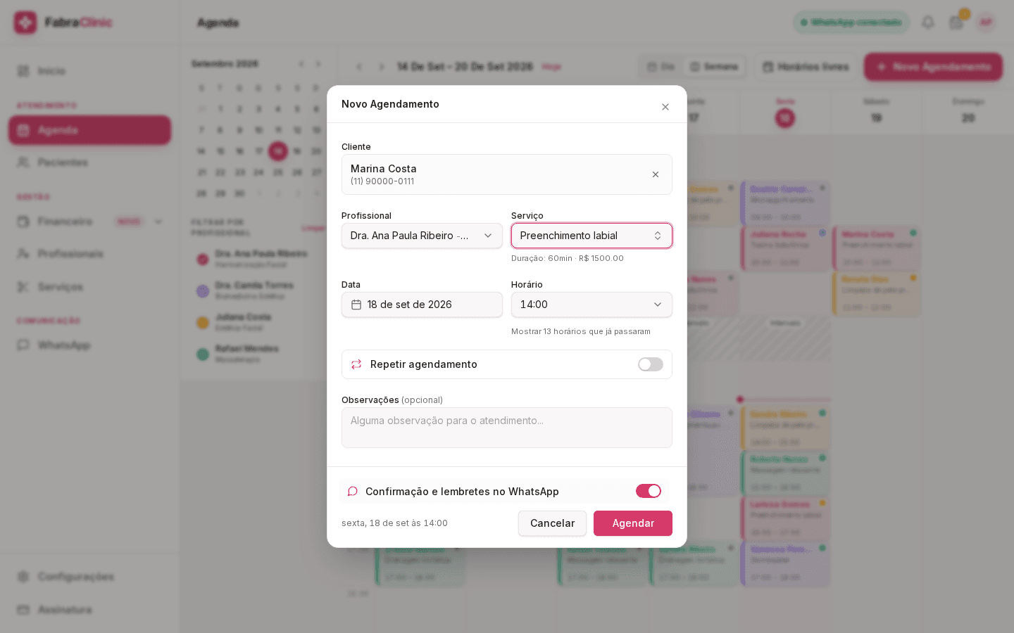 Formulário de novo atendimento do FabraClinic com escolha de profissional, serviço e horário